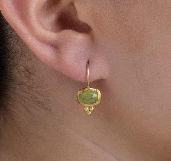 Nava Zahavi Yellow Gold Rectangular Peridot Earrings